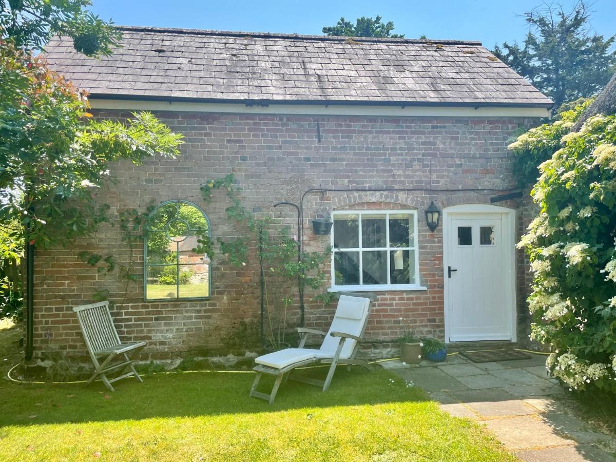 Hotel Little Barn Buckland Newton Exterior foto