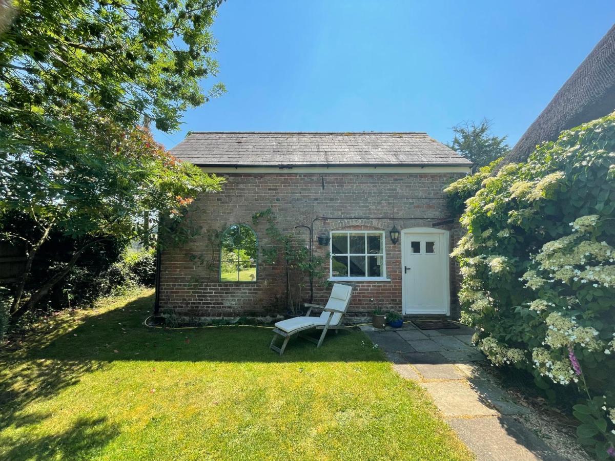 Hotel Little Barn Buckland Newton Exterior foto